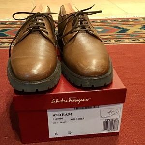 FERRAGAMO LACE TIE UP OXFORDS